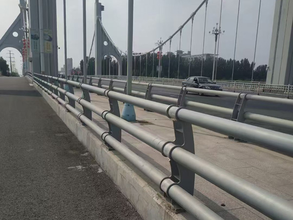桥梁护栏