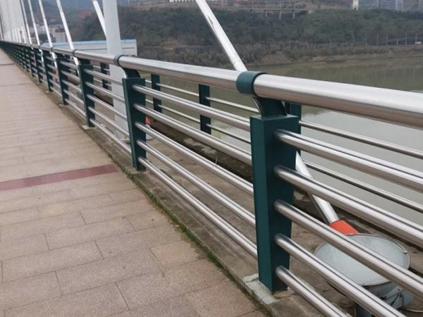 桥梁护栏